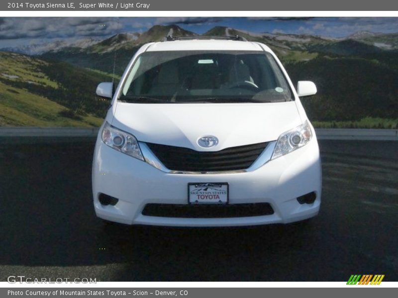 Super White / Light Gray 2014 Toyota Sienna LE