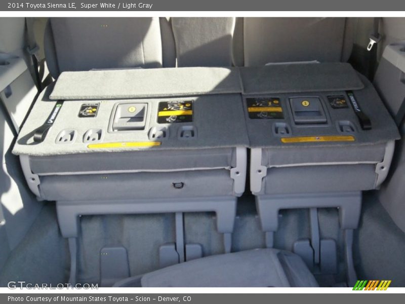 Super White / Light Gray 2014 Toyota Sienna LE