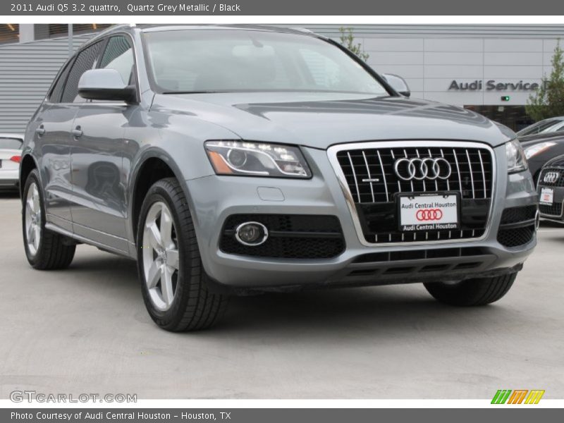 Quartz Grey Metallic / Black 2011 Audi Q5 3.2 quattro