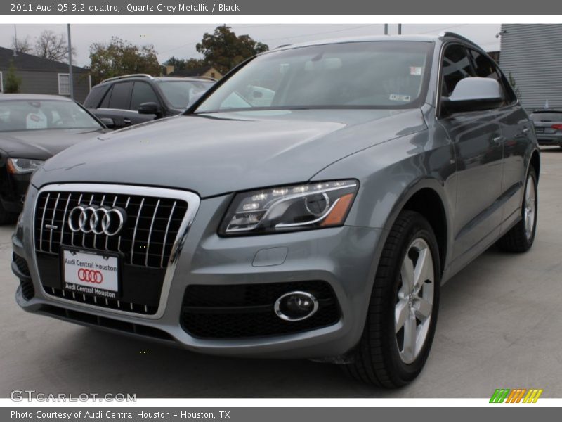 Quartz Grey Metallic / Black 2011 Audi Q5 3.2 quattro