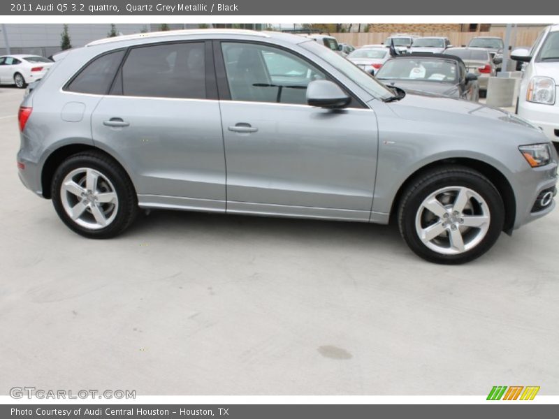 Quartz Grey Metallic / Black 2011 Audi Q5 3.2 quattro