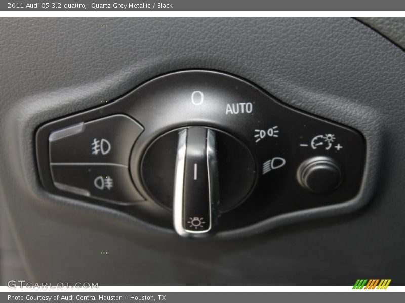 Controls of 2011 Q5 3.2 quattro