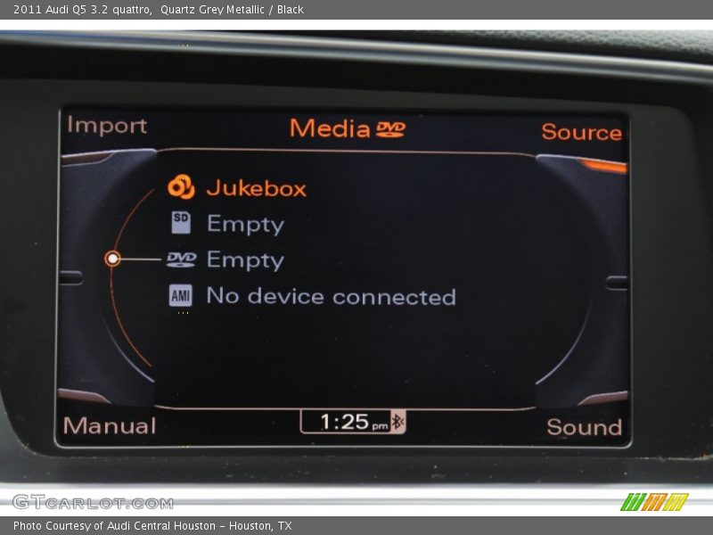 Quartz Grey Metallic / Black 2011 Audi Q5 3.2 quattro