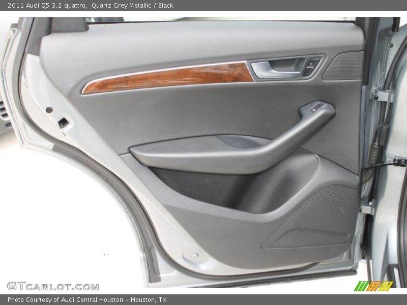 Door Panel of 2011 Q5 3.2 quattro