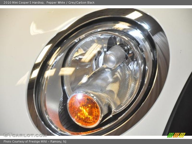 Pepper White / Grey/Carbon Black 2010 Mini Cooper S Hardtop