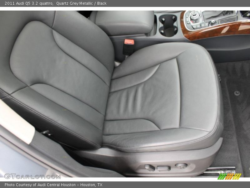 Quartz Grey Metallic / Black 2011 Audi Q5 3.2 quattro
