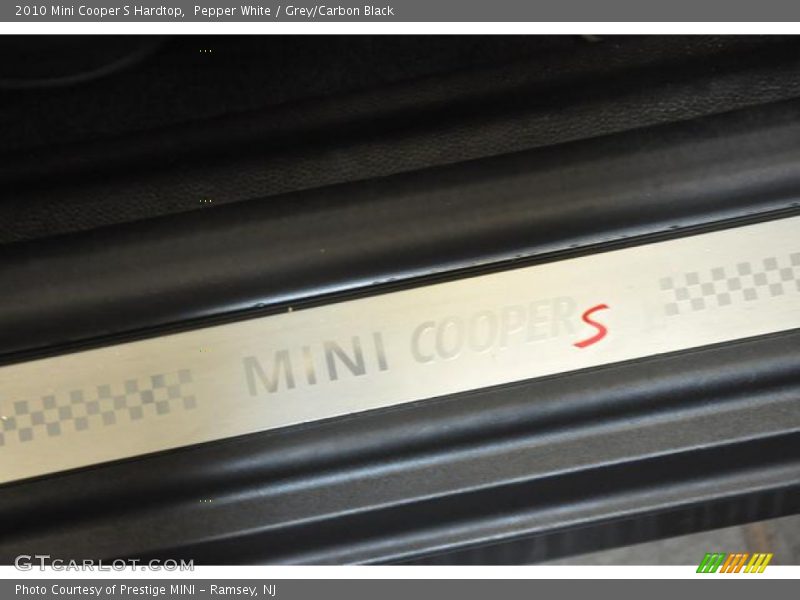 Pepper White / Grey/Carbon Black 2010 Mini Cooper S Hardtop
