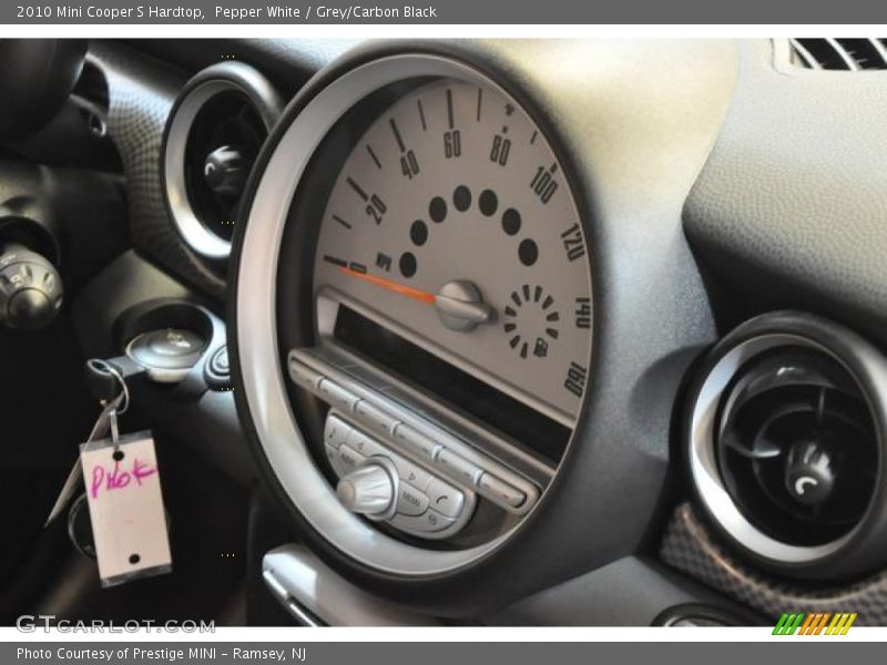 Pepper White / Grey/Carbon Black 2010 Mini Cooper S Hardtop