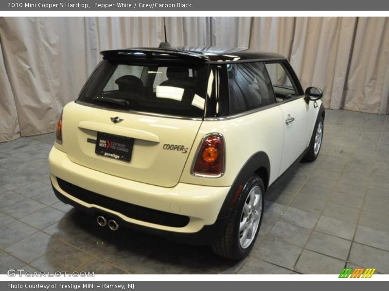 Pepper White / Grey/Carbon Black 2010 Mini Cooper S Hardtop