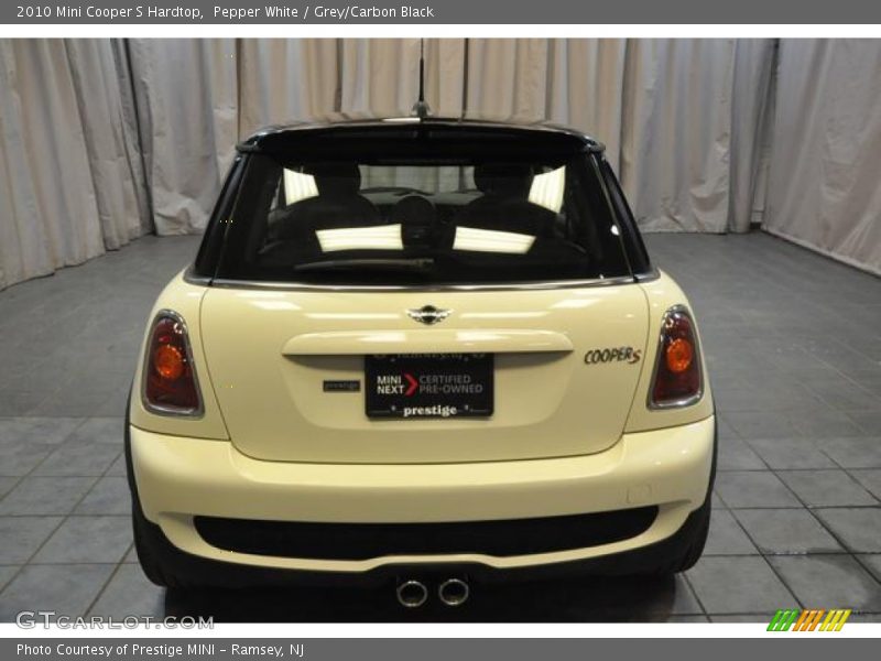 Pepper White / Grey/Carbon Black 2010 Mini Cooper S Hardtop