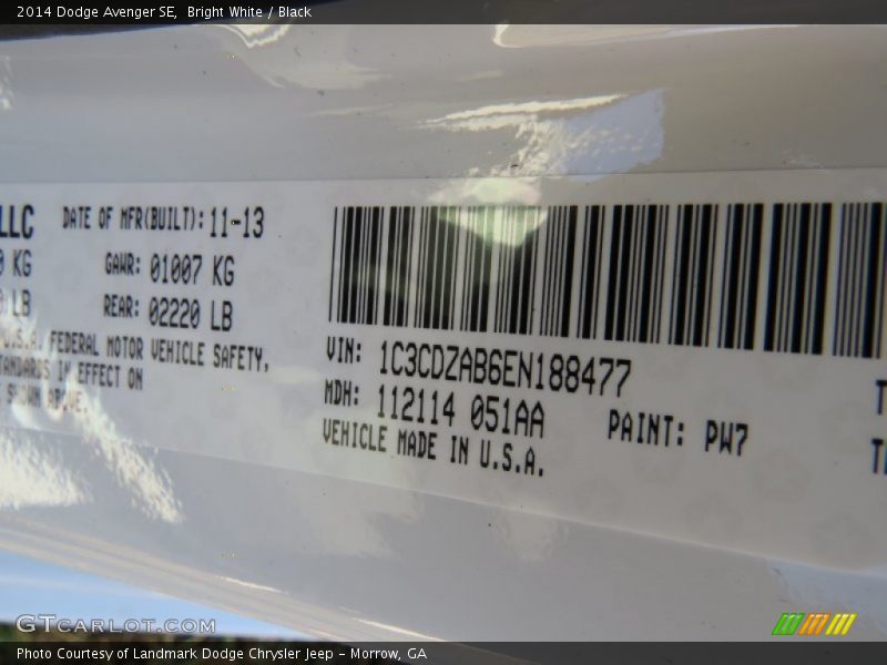 Bright White / Black 2014 Dodge Avenger SE