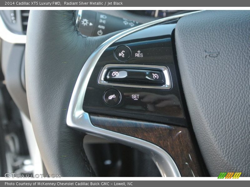 Radiant Silver Metallic / Jet Black 2014 Cadillac XTS Luxury FWD