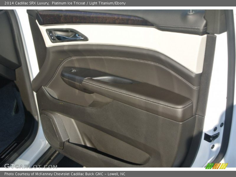Platinum Ice Tricoat / Light Titanium/Ebony 2014 Cadillac SRX Luxury
