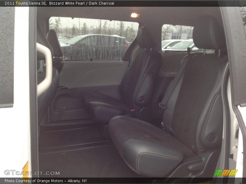 Blizzard White Pearl / Dark Charcoal 2011 Toyota Sienna SE