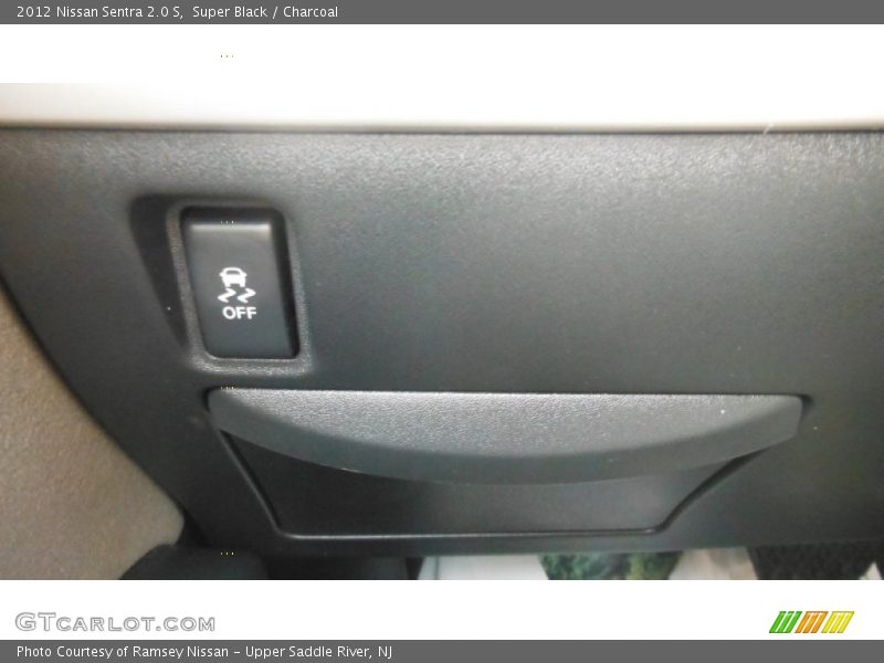 Super Black / Charcoal 2012 Nissan Sentra 2.0 S