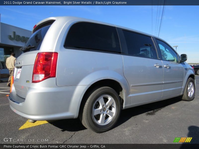 Bright Silver Metallic / Black/Light Graystone 2011 Dodge Grand Caravan Mainstreet