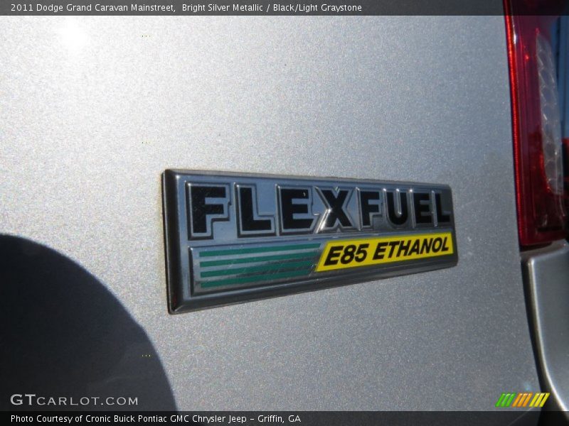 Bright Silver Metallic / Black/Light Graystone 2011 Dodge Grand Caravan Mainstreet