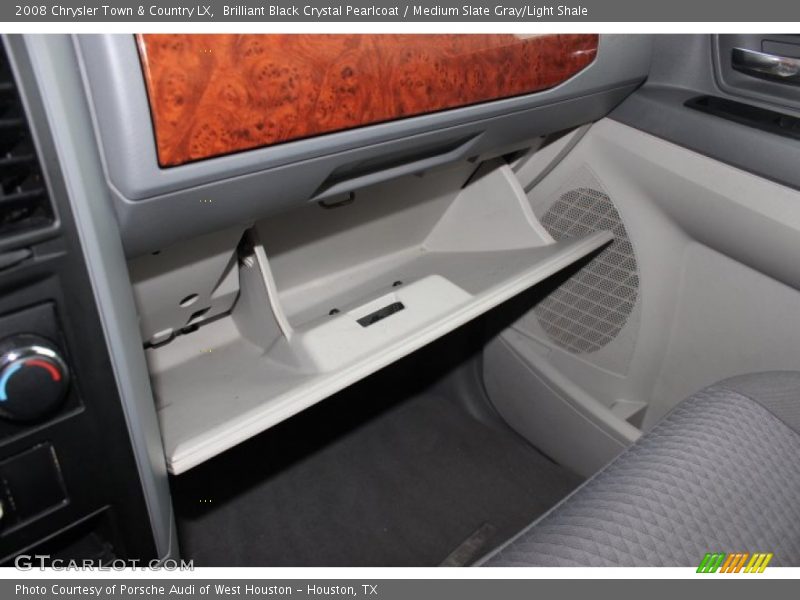 Brilliant Black Crystal Pearlcoat / Medium Slate Gray/Light Shale 2008 Chrysler Town & Country LX