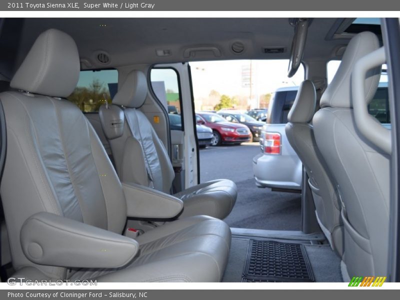 Super White / Light Gray 2011 Toyota Sienna XLE