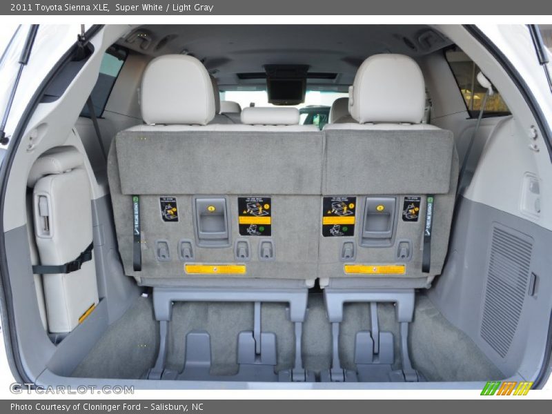 Super White / Light Gray 2011 Toyota Sienna XLE