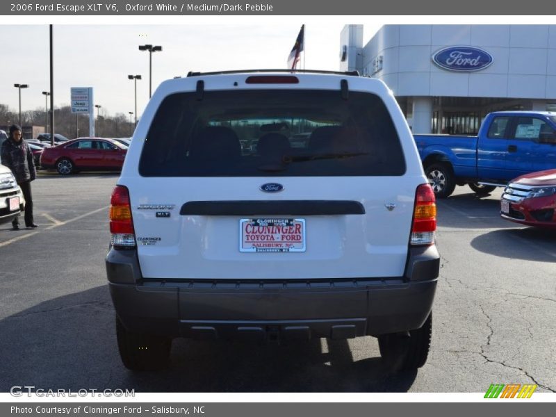Oxford White / Medium/Dark Pebble 2006 Ford Escape XLT V6