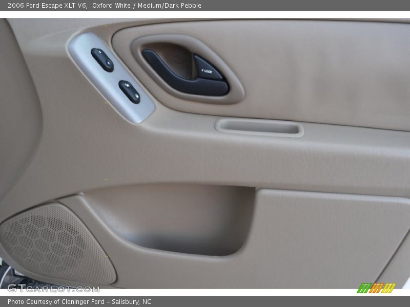 Oxford White / Medium/Dark Pebble 2006 Ford Escape XLT V6