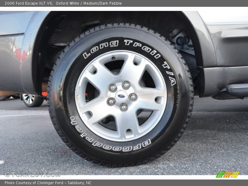 Oxford White / Medium/Dark Pebble 2006 Ford Escape XLT V6