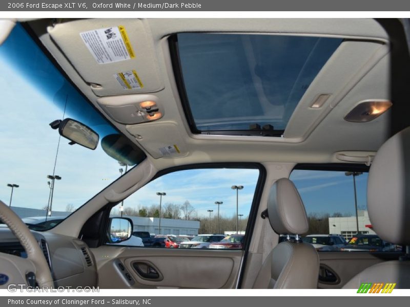 Oxford White / Medium/Dark Pebble 2006 Ford Escape XLT V6