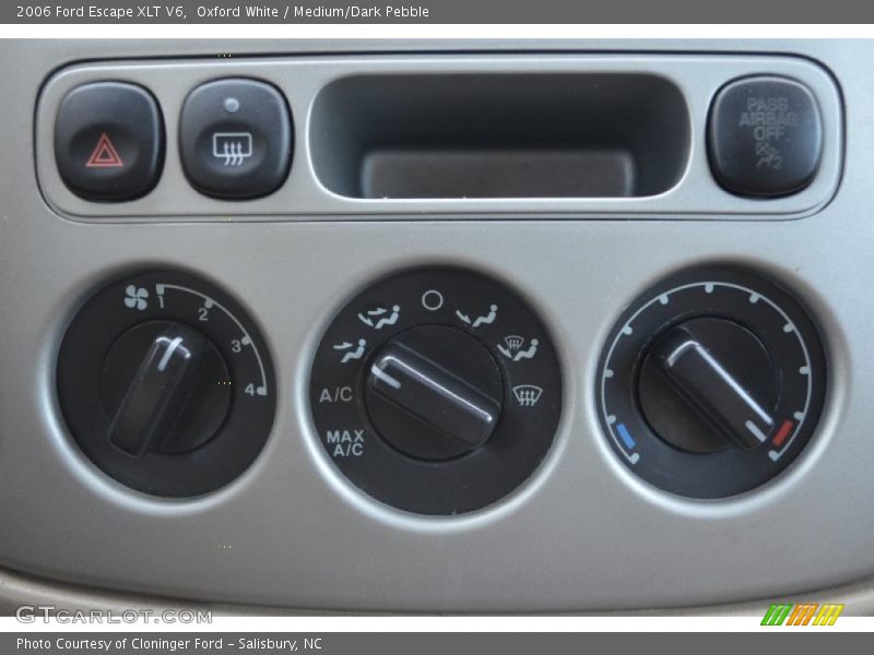 Oxford White / Medium/Dark Pebble 2006 Ford Escape XLT V6