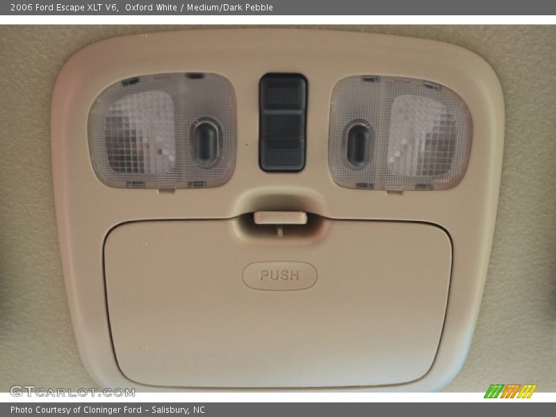 Oxford White / Medium/Dark Pebble 2006 Ford Escape XLT V6