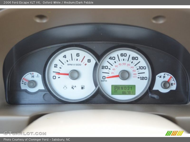Oxford White / Medium/Dark Pebble 2006 Ford Escape XLT V6