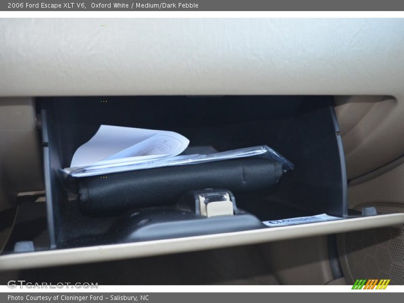 Oxford White / Medium/Dark Pebble 2006 Ford Escape XLT V6