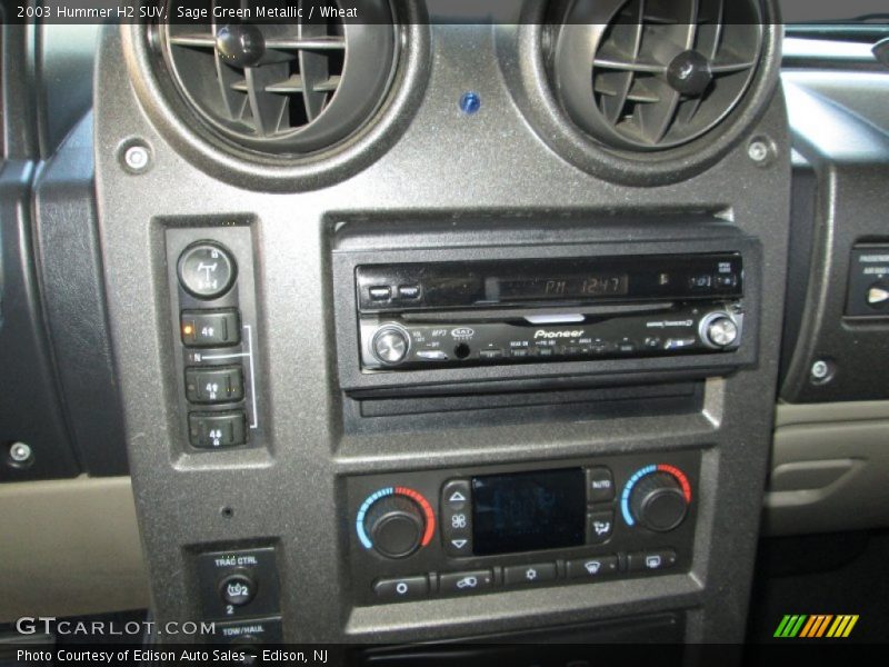 Controls of 2003 H2 SUV
