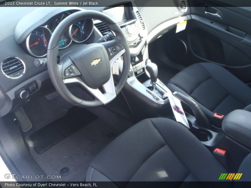 Summit White / Jet Black 2013 Chevrolet Cruze LT