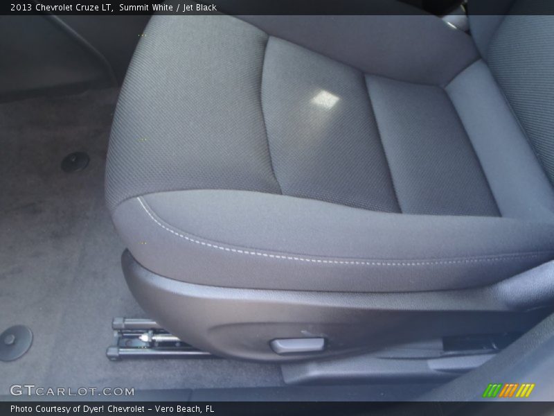 Summit White / Jet Black 2013 Chevrolet Cruze LT