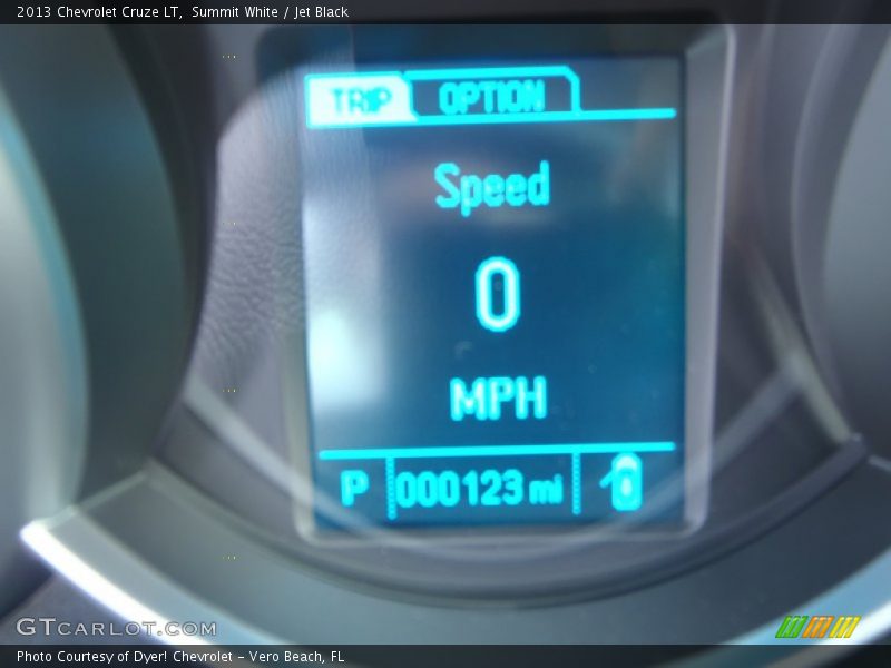 Summit White / Jet Black 2013 Chevrolet Cruze LT