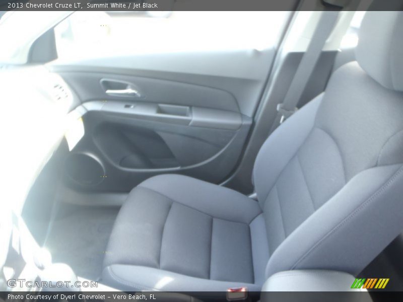 Summit White / Jet Black 2013 Chevrolet Cruze LT