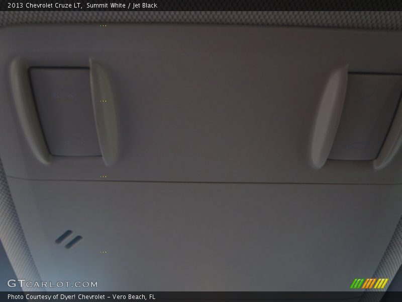 Summit White / Jet Black 2013 Chevrolet Cruze LT