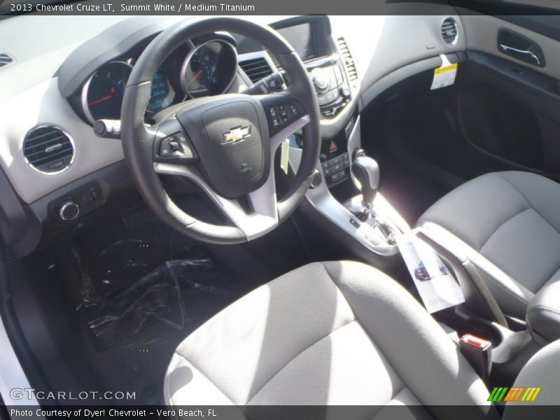 Summit White / Medium Titanium 2013 Chevrolet Cruze LT