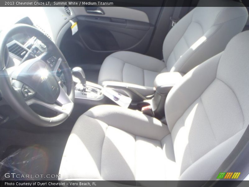 Summit White / Medium Titanium 2013 Chevrolet Cruze LT