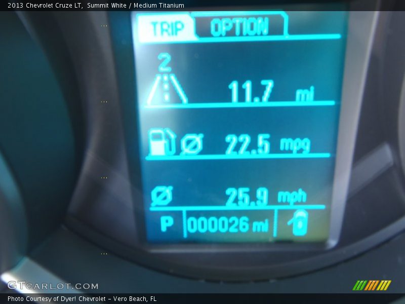 Summit White / Medium Titanium 2013 Chevrolet Cruze LT
