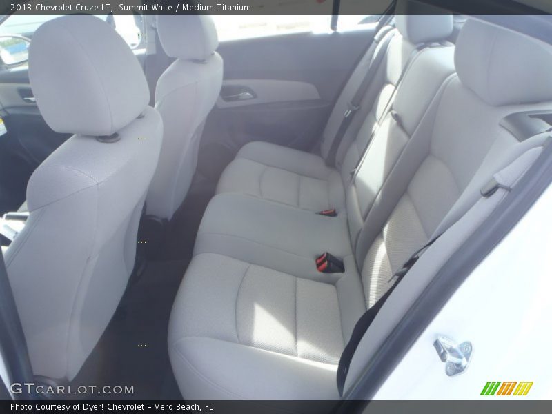 Summit White / Medium Titanium 2013 Chevrolet Cruze LT