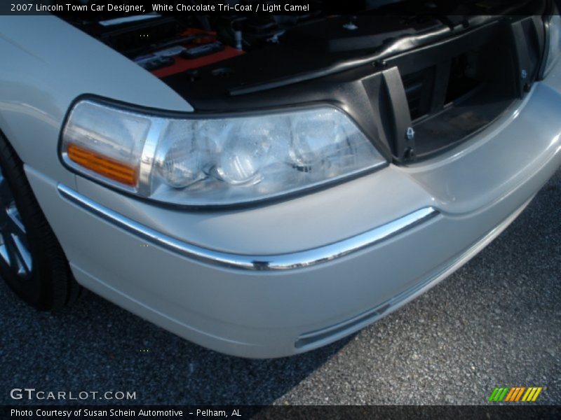 White Chocolate Tri-Coat / Light Camel 2007 Lincoln Town Car Designer