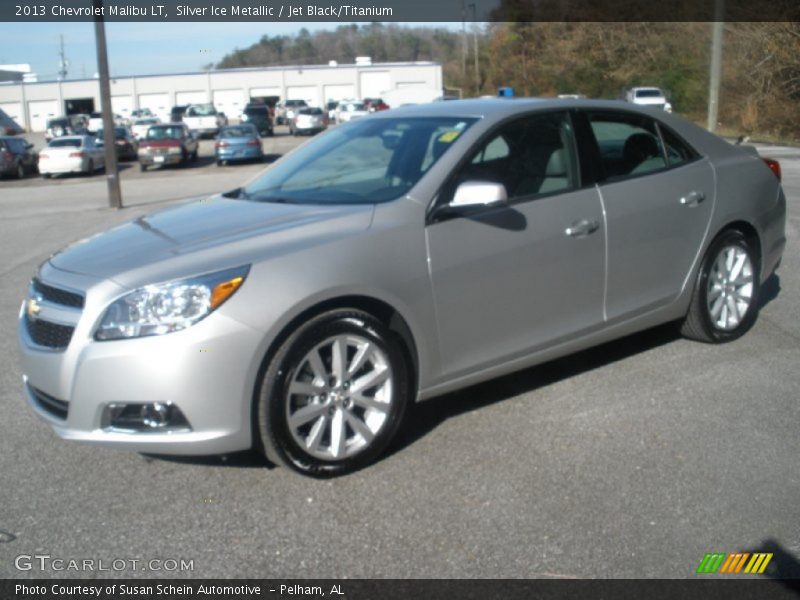 Front 3/4 View of 2013 Malibu LT