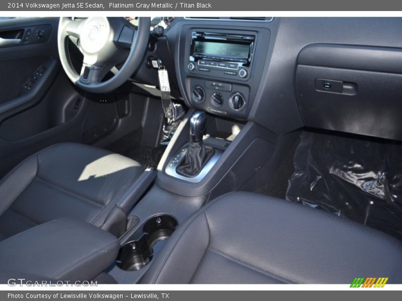 Platinum Gray Metallic / Titan Black 2014 Volkswagen Jetta SE Sedan