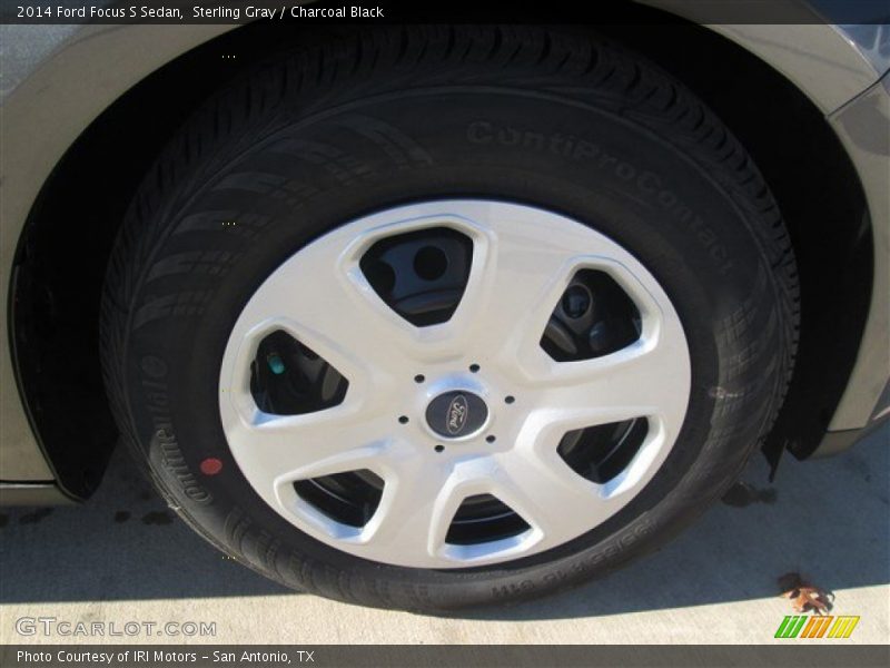 Sterling Gray / Charcoal Black 2014 Ford Focus S Sedan