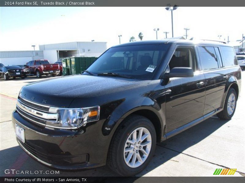 Tuxedo Black / Charcoal Black 2014 Ford Flex SE