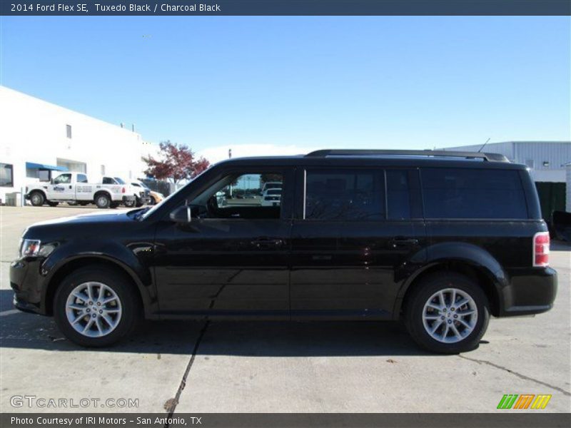 Tuxedo Black / Charcoal Black 2014 Ford Flex SE
