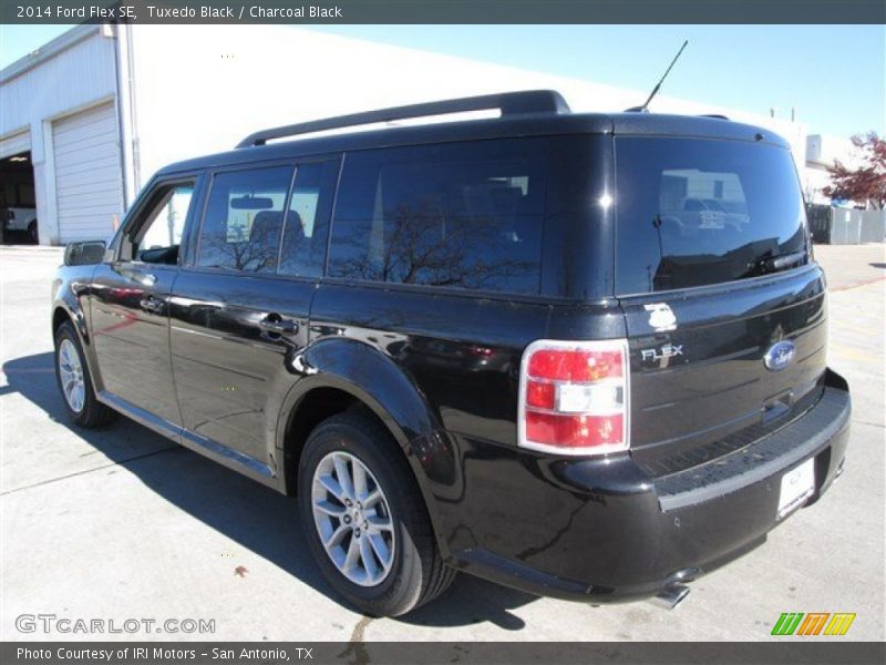 Tuxedo Black / Charcoal Black 2014 Ford Flex SE