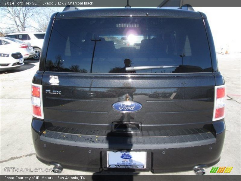 Tuxedo Black / Charcoal Black 2014 Ford Flex SE